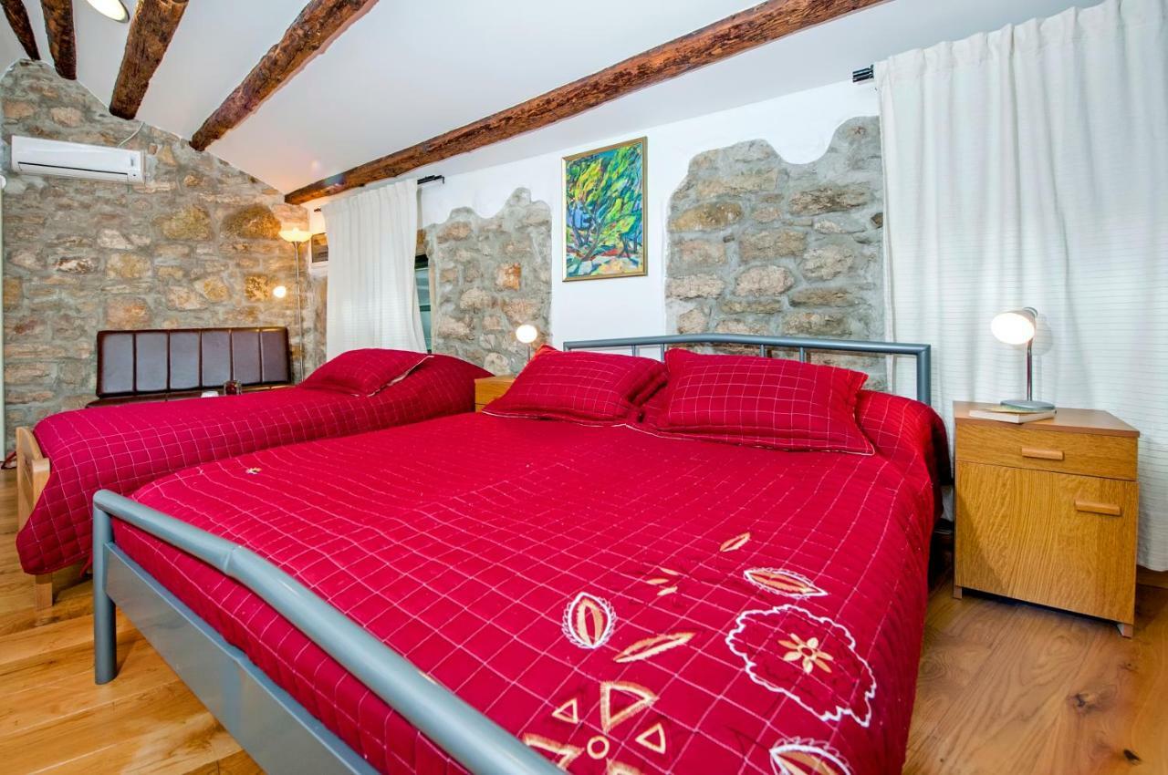 Studio Oscar IV With Terrace And Sea View Ровінь Екстер'єр фото